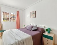 В продаже бунгало с собственным садом в Зеньямар, Плая Фламенка, Ориуэла Коста, Испания. ID2339