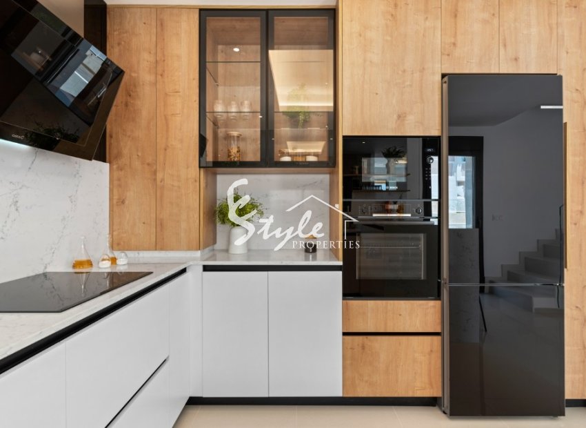  В продаже новая вилла в элитном районе Сьюдад Кесада, Коста Бланка, Испания ON1414