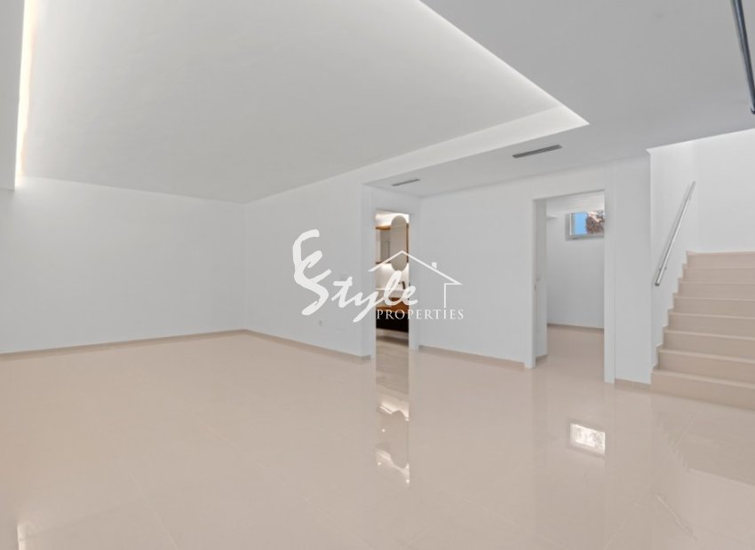  В продаже новая вилла в элитном районе Сьюдад Кесада, Коста Бланка, Испания ON1416