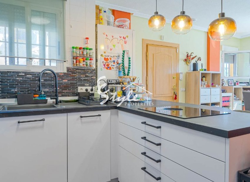 В продаже стильный таунхаус с видом на море в Ла Кампана, Пунта Прима, Коста Бланка. ID2860