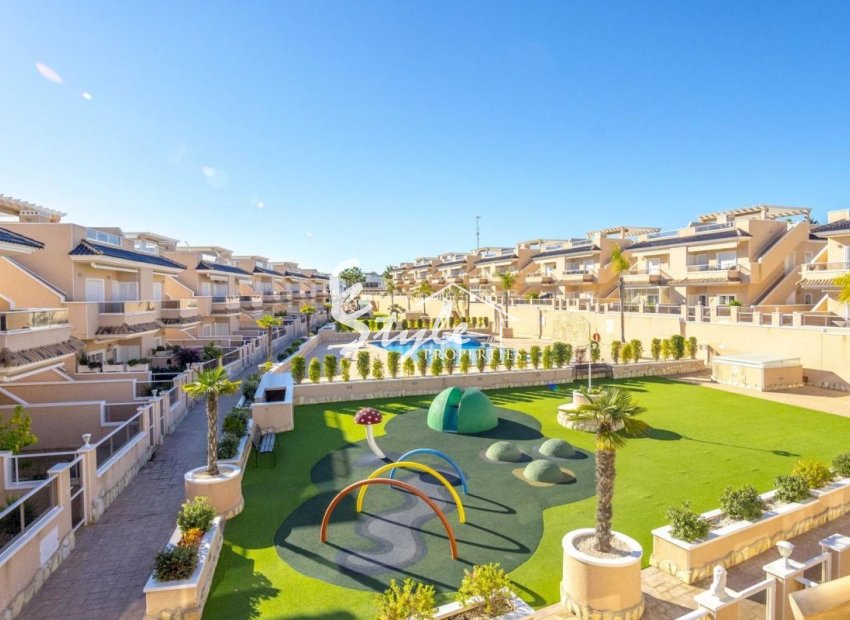 В продаже таунхаус 3 спальни в Виста Азуль XXII, Пунта Прима, Коста Бланка. ID2218
