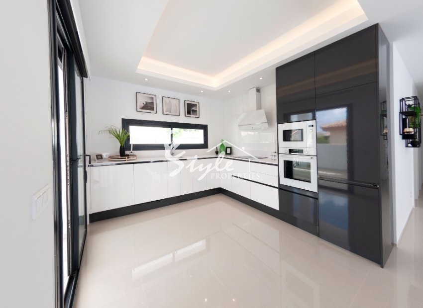 Villa con llave en venta en Quesada, Costa Blanca, España