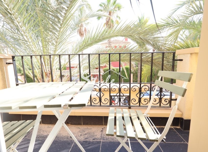 Villa con piscina a pocos pasos del mar en venta en Cabo Roig, Costa Blanca, España. ID2353