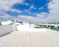 Villa construida en 2024 con piscina privada y solárium en venta en Vistabella Golf, Orihuela Costa, Costa Blanca. ID2993