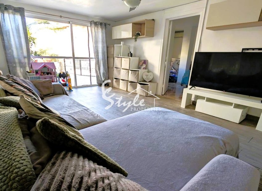 Villa de 4 dormitorios con vistas al mar en venta en La Zenia, Costa Blanca, España. ID2329