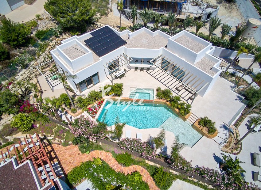 Villa de lujo de nueva construcción con piscina infinity en venta en Las Colinas, Costa Blanca, España. ID2123