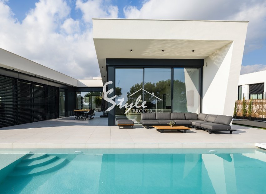 Villa de lujo de nueva construcción en venta en San Miguel de Salinas, Orihuela Costa, Costa Blanca Sur, España