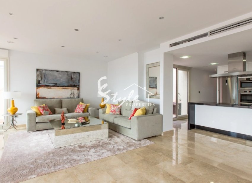 Villa de nueva construcción en venta con vistas al mar en Moraira, Alicante, Costa Blanca, España. ON1577