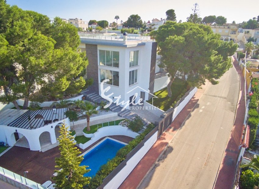 Villa de nueva construcción en venta en Los Balcones, Torrevieja, Costa Blanca. ON1756