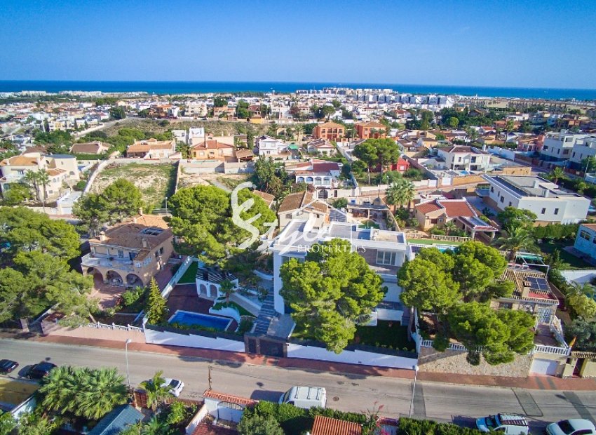 Villa de nueva construcción en venta en Los Balcones, Torrevieja, Costa Blanca. ON1756