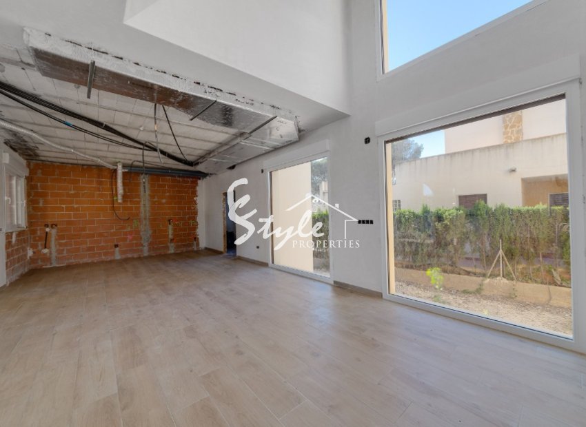 Villa de obra nueva en venta en Punta Prima, Costa Blanca, España. ON1460