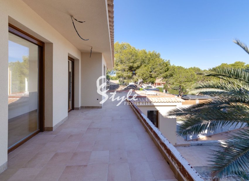 Villa de obra nueva en venta en Punta Prima, Costa Blanca, España. ON1460