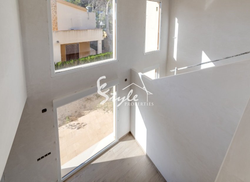 Villa de obra nueva en venta en Punta Prima, Costa Blanca, España. ON1460