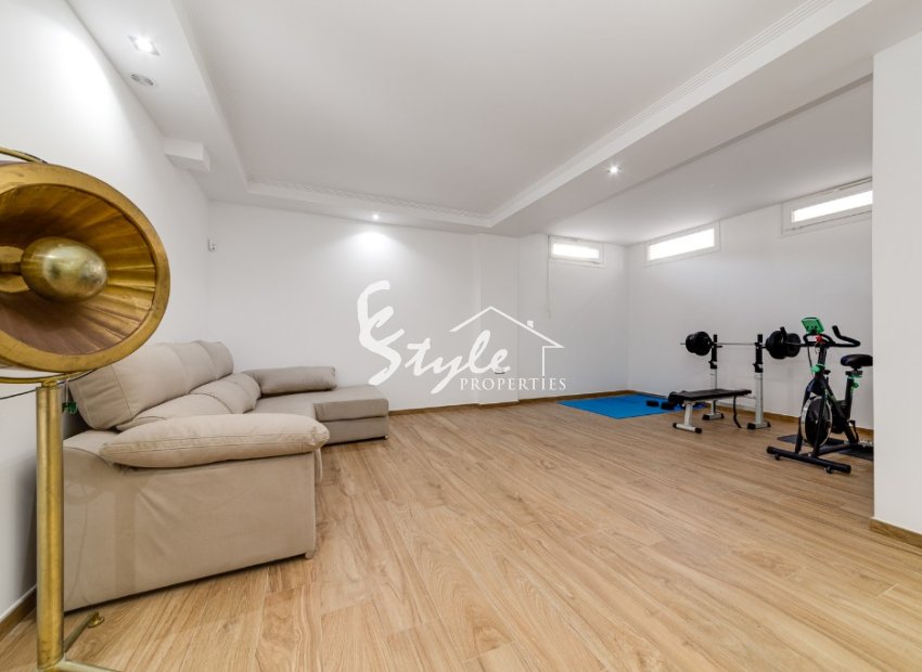 Villa de obra nueva en venta en Torrevieja, Costa Blanca, España. ON1454