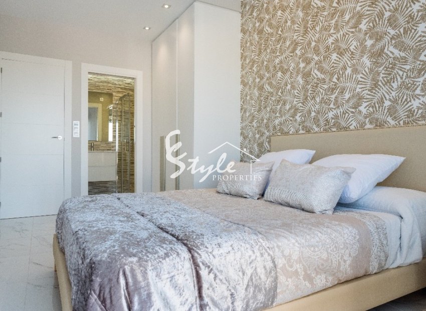 Villa de obra nueva en venta en Villamartín, Costa Blanca, España. ON357_4