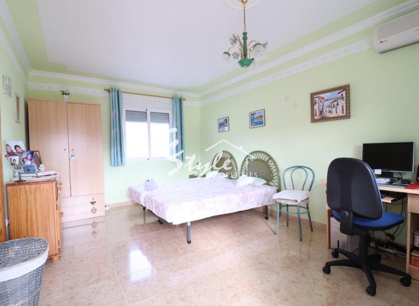 Villa en venta en Las Filipinas, Costa Blanca, España ID: 3877