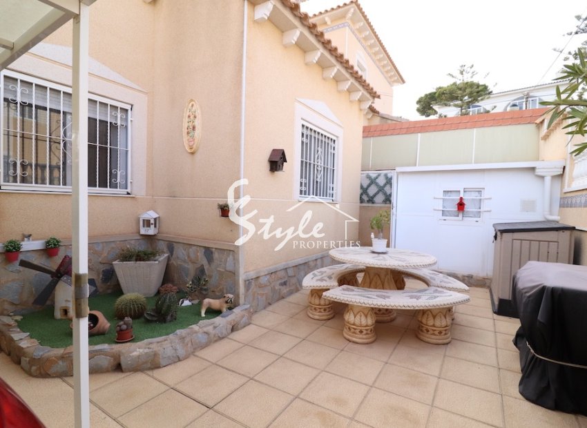 Villa en venta en Las Filipinas, Costa Blanca, España ID: 3877