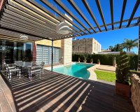 Villa Independiente de Lujo con Vistas al Mar en Venta en Dehesa de Campoamor- ID2712