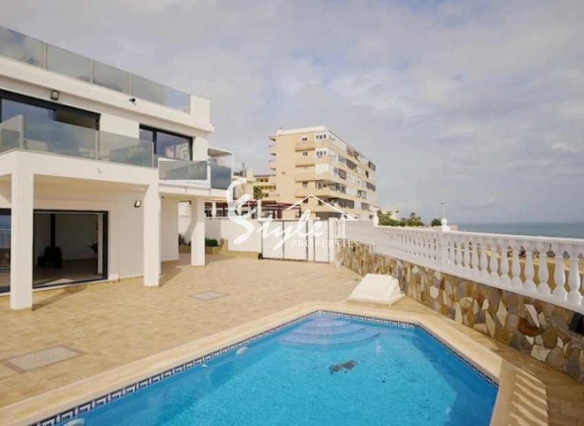 Villa on the first line of the sea in La Mata (Torrevieja) Spain. ID1826