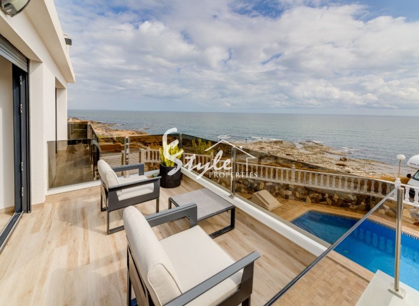 Villa on the first line of the sea in La Mata (Torrevieja) Spain. ID1826