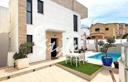 Villa - Resale - Orihuela-Costa - Villamartin