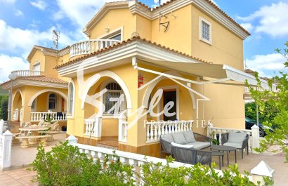 Villa - Resale - Orihuela-Costa - Villamartin
