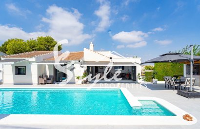 Villa - Resale - Orihuela-Costa - Villamartin