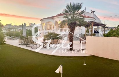 Villa - Resale - Torrevieja - CB-12528