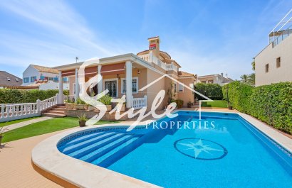 Villa - Resale - Torrevieja - La Mata