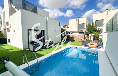 Villa - Resale - Torrevieja - Nueva Torrevieja - Aguas Nuevas
