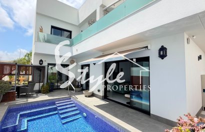 Villa - Reventa - Los Montesinos - La Herada
