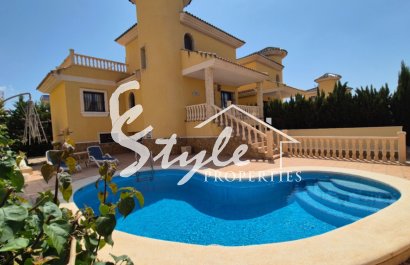 Villa - Reventa - Orihuela Costa  - Villamartin