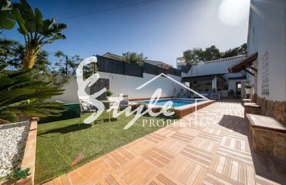 Villa - Reventa - Torrevieja  - ES-95478