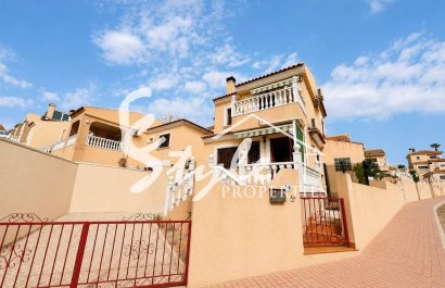 Villa - Reventa - Villamartín - Blue Lagoon