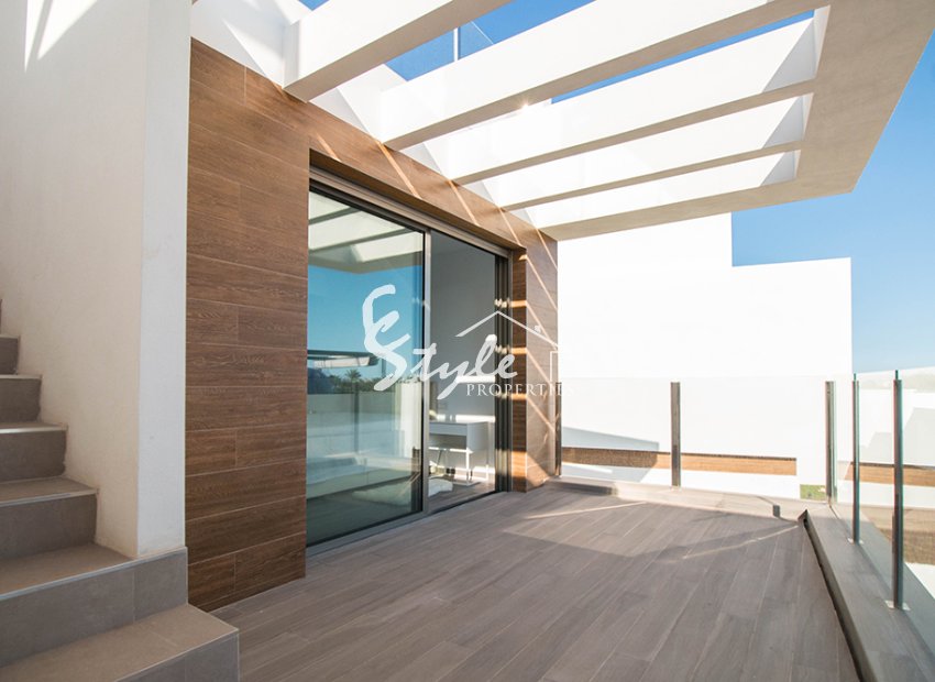 Villas de nueva construcción con piscina privada en venta en Villamartín, Costa Blanca, España