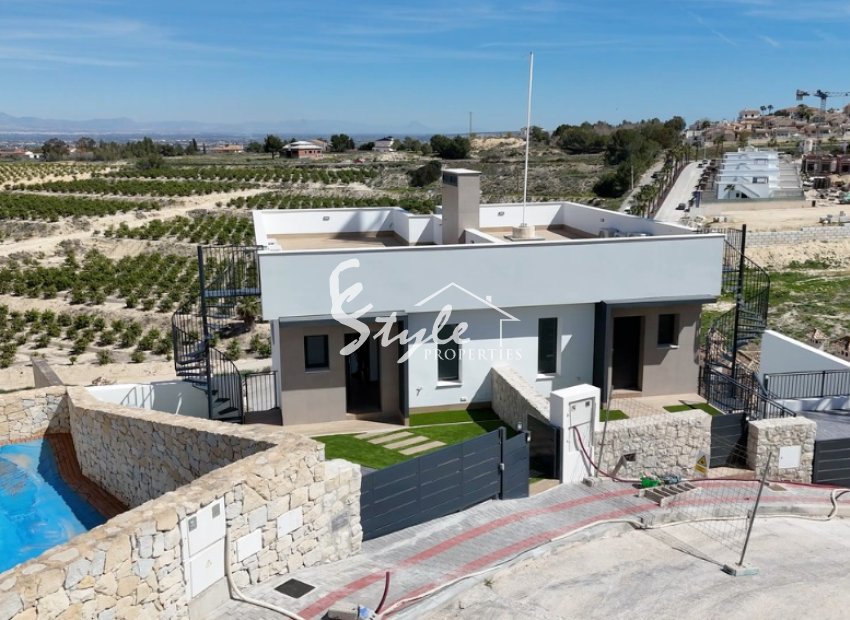 Villas de nueva construcción en venta en La Finca Golf, Costa Blanca, España. ON1887