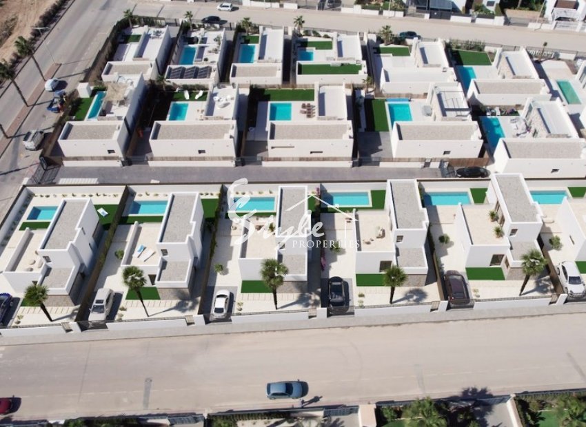 Виллы новой постройки на продажу в Ла Финка Гольф, Коста Бланка, Испания.ОN1844