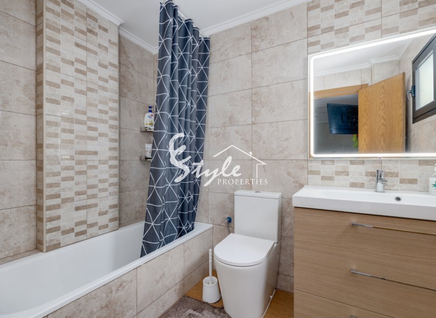 Вторичное жилье - Apartamento - Torrevieja - Calle Finlandia