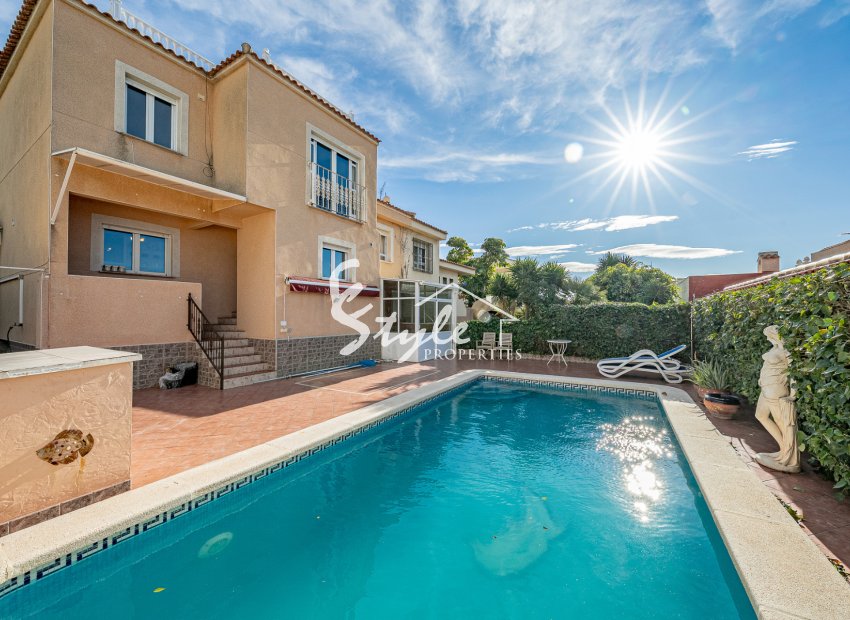 Вторичное жилье - Semi - Detached Villa - Torrevieja - El Chaparral