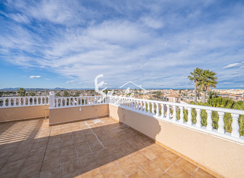 Вторичное жилье - Semi-Detached Villa - Torrevieja - El Chaparral