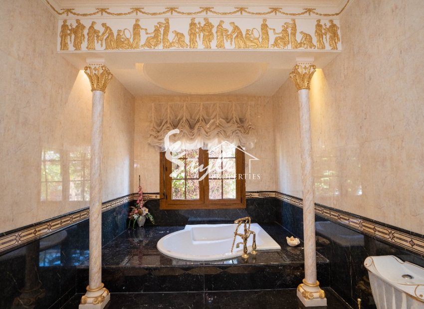 Вторичное жилье - Вилла - Кампоамор