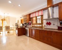 Вторичное жилье - Вилла - Кампоамор