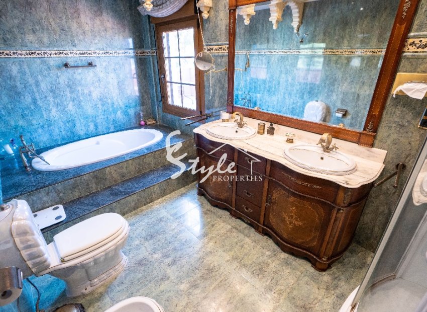 Вторичное жилье - Вилла - Кампоамор