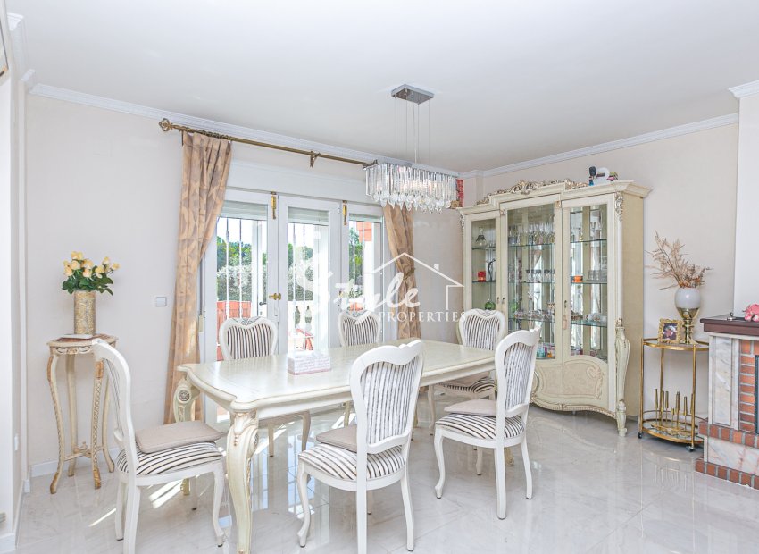 Вторичное жилье - Вилла - Кампоамор