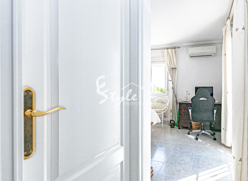 Вторичное жилье - Вилла - Кампоамор