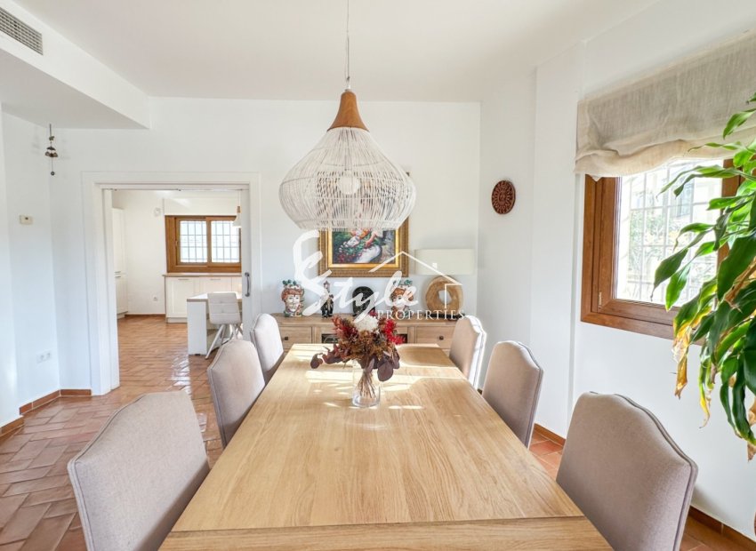 Вторичное жилье - Вилла - Кампоамор