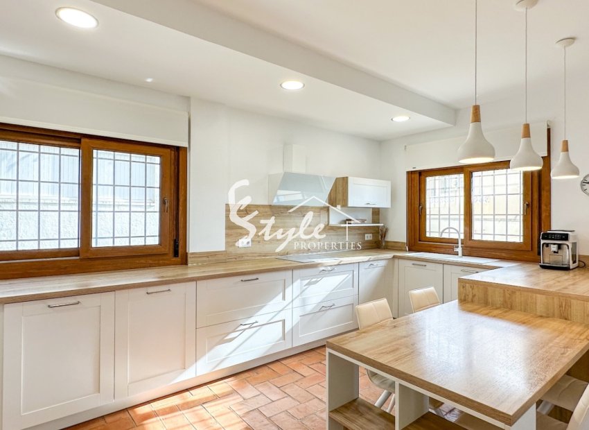 Вторичное жилье - Вилла - Кампоамор