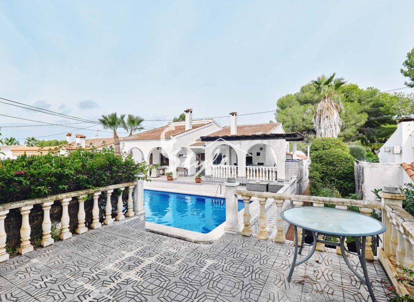 Вторичное жилье - Вилла - Пинар де Камповерде - Pinar De Campoverde