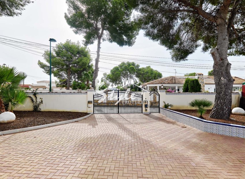 Вторичное жилье - Вилла - Пинар де Камповерде - Pinar De Campoverde