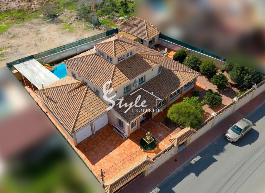 Вторичное жилье - Вилла - Torrevieja - El Chaparal